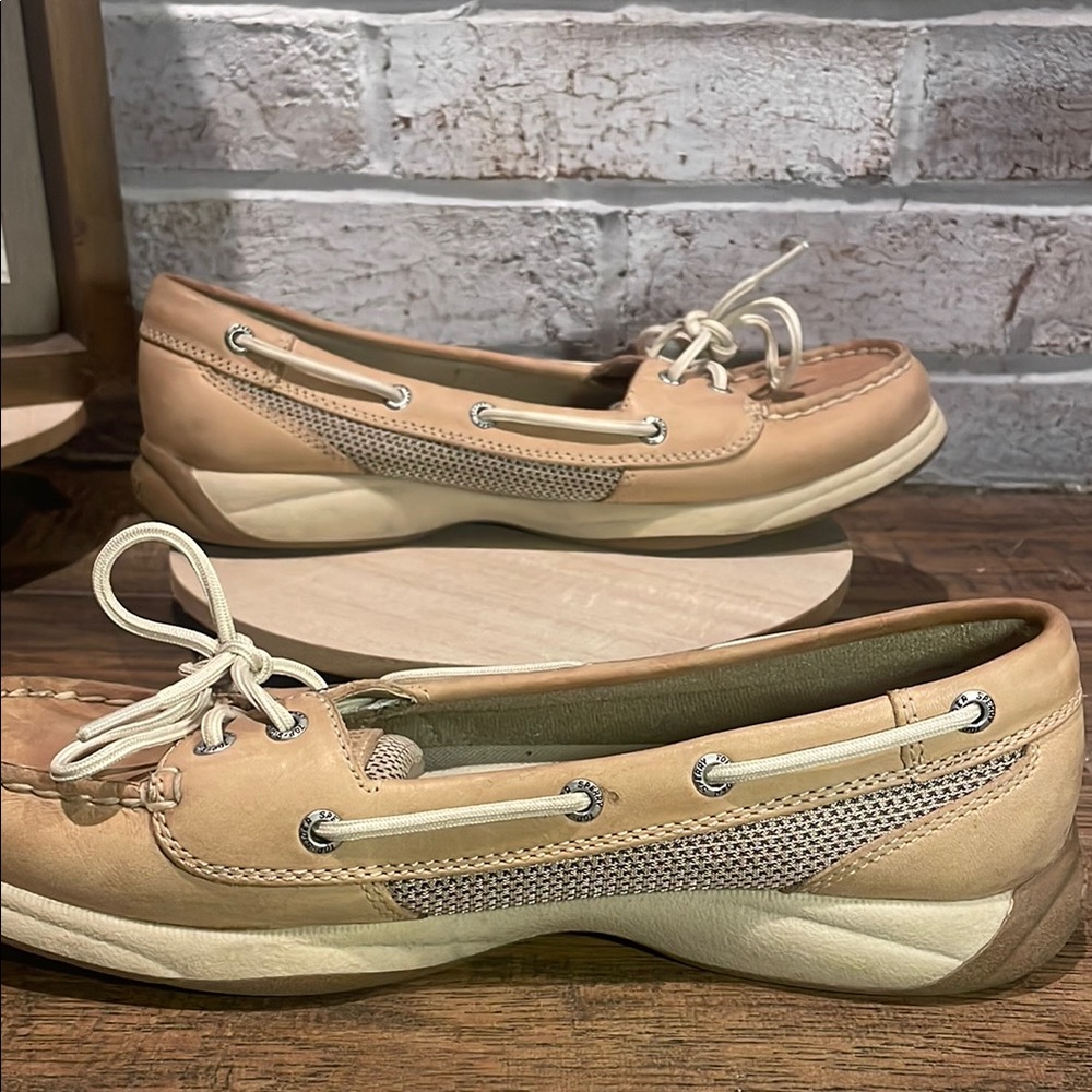 Sperry Tan Leather Loafers with Decorative Laces